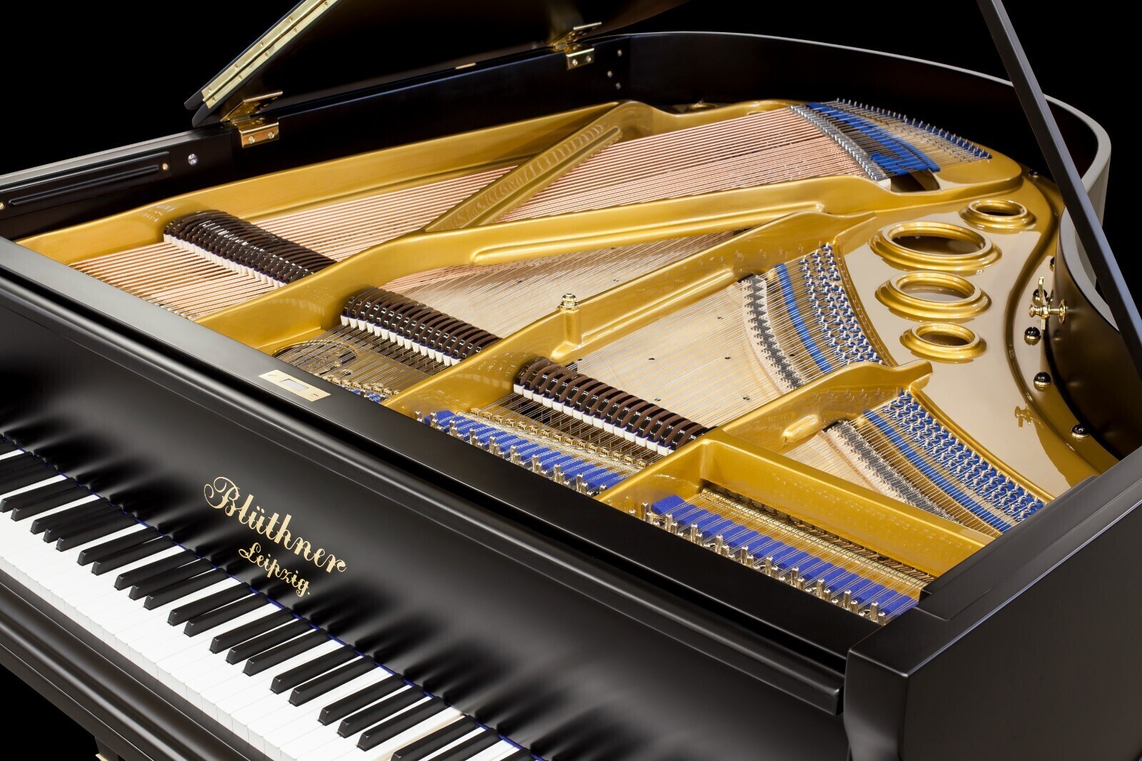 Siris Grand Pianos